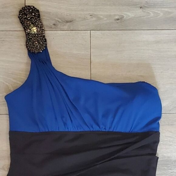 City triangles One-shoulded sparkle embellishment neckline Black/royal b… - Picture 13 of 15